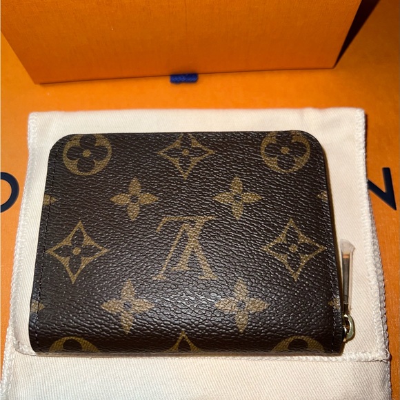 Louis Vuitton New 2019 Vivienne Shanghai Animation NWT M68488 - Picture 5 of 13